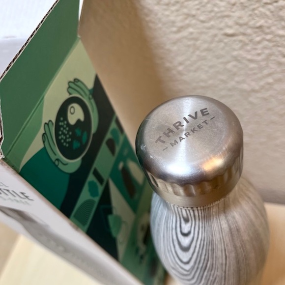 Stainless Steel Water Bottle. BPA/BPS Free. 25 fl oz. Insulated. Wood grain NWT - Picture 4 of 10